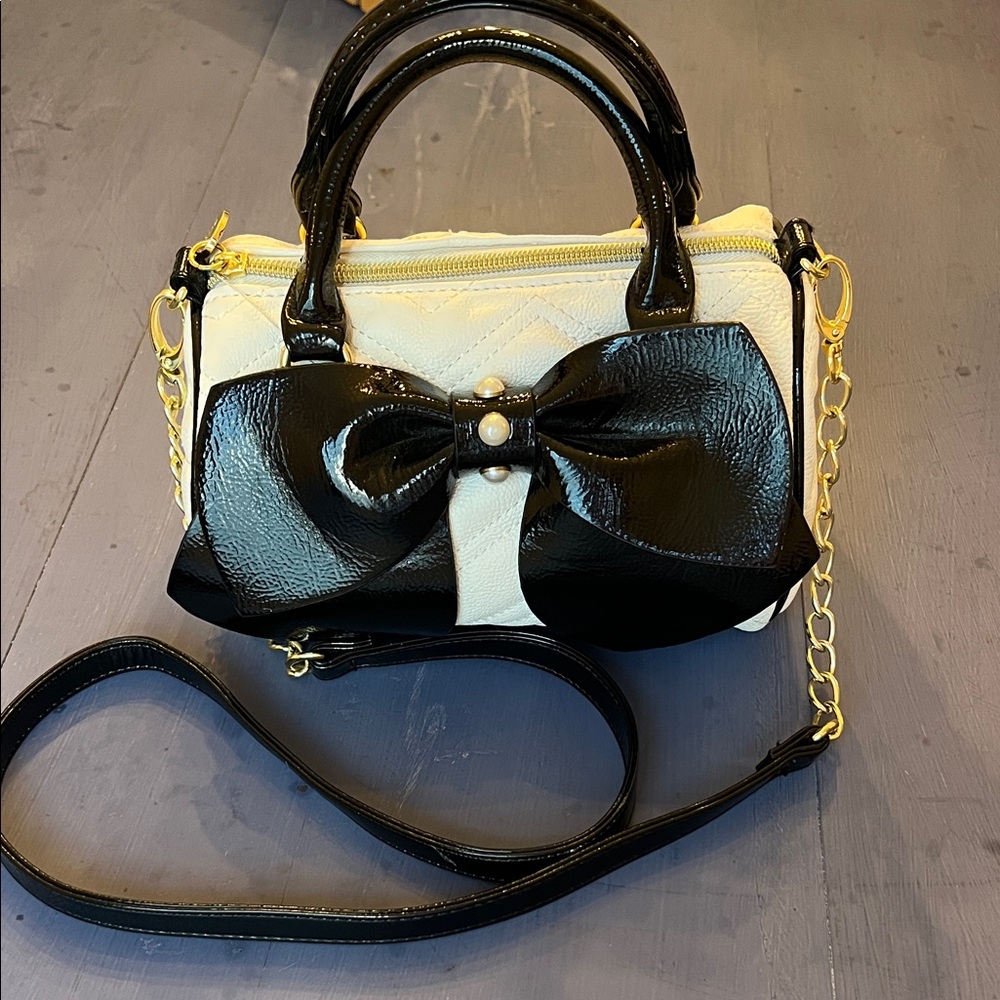 BETSEY JOHNSON Quilted Handbag Patent Leather Bow&  Pearls Satchel & Crossbody
